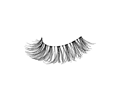 Wispy Ardell Magnetic Lash with separated clusters and tapered ends, ideal for soft, natural eye looks.